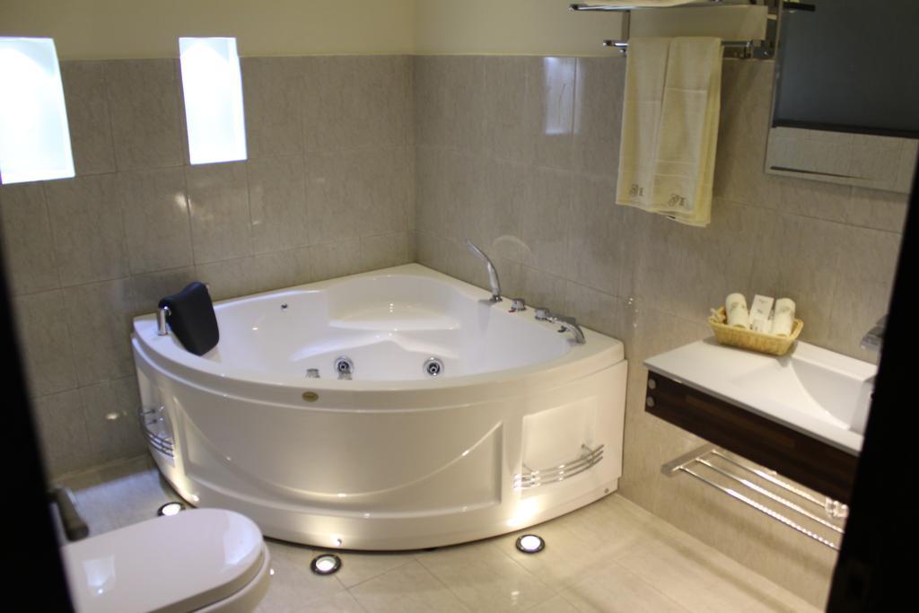 Grand Enclave Hotel Lahore Quarto foto