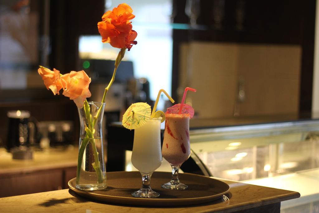 Grand Enclave Hotel Lahore Quarto foto