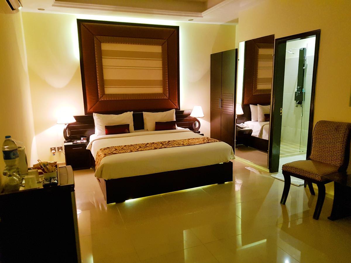 Grand Enclave Hotel Lahore Exterior foto
