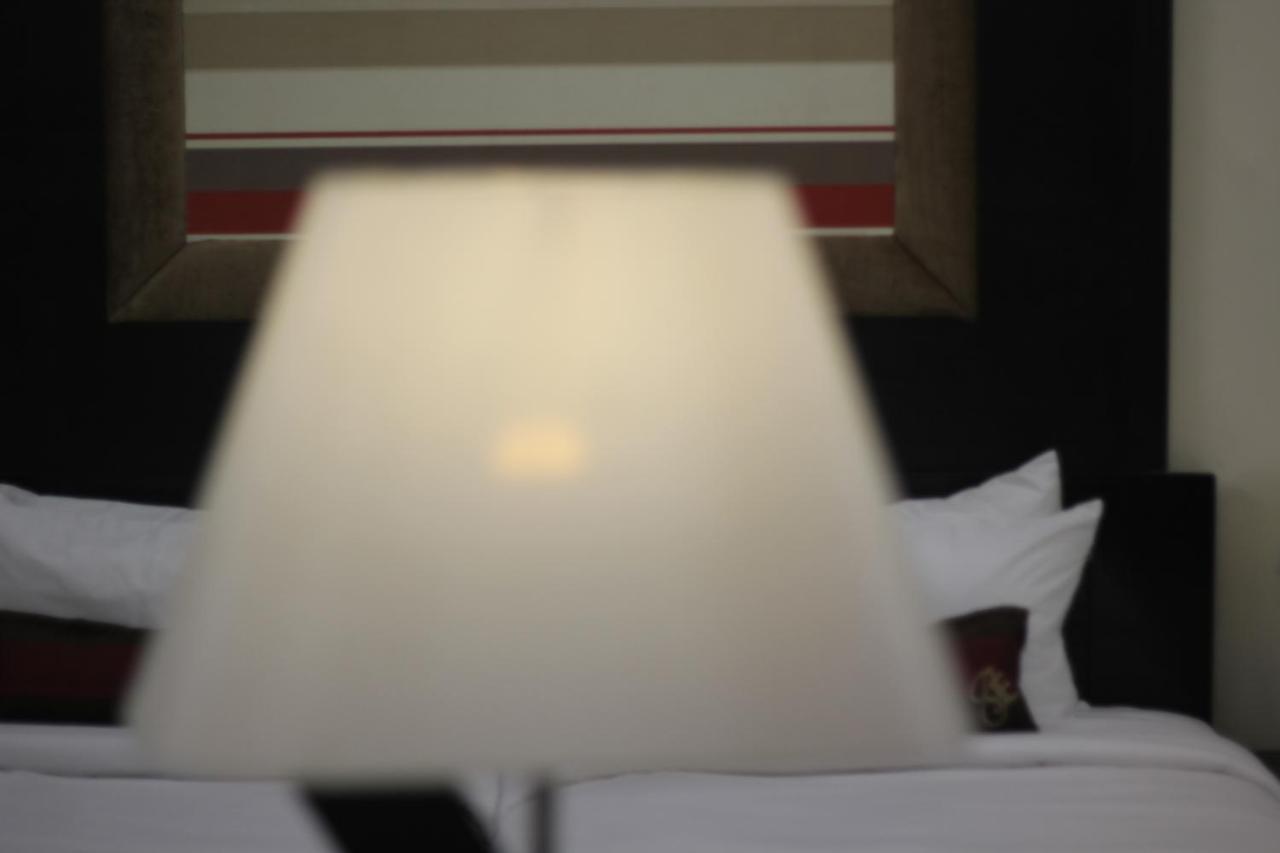 Grand Enclave Hotel Lahore Quarto foto